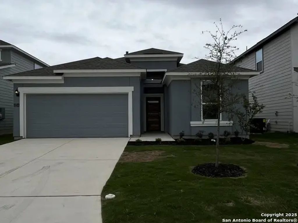 8234 Sunrise Glen, Schertz
