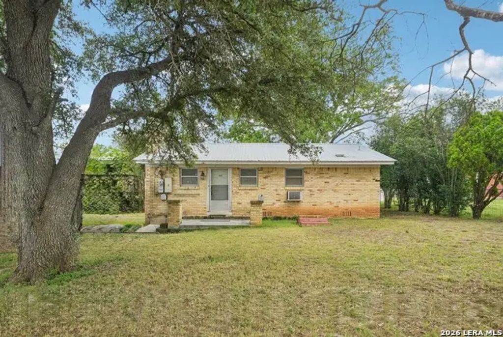 1620 Cavett St, Gonzales