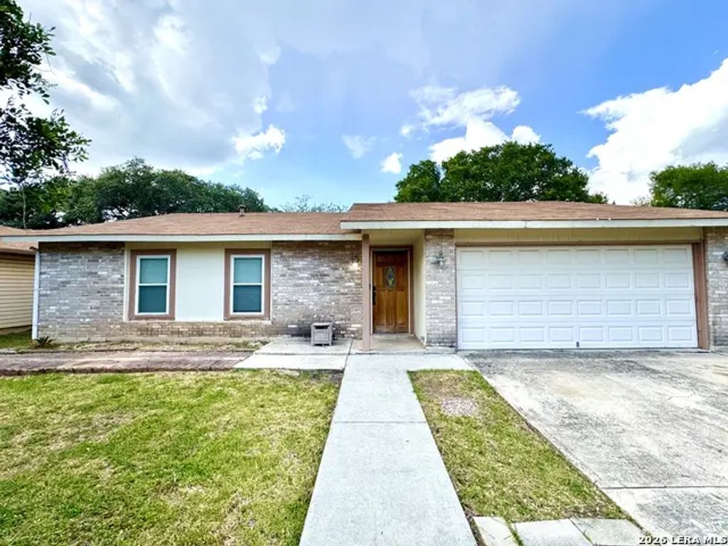 7163 Spring Grove St, San Antonio