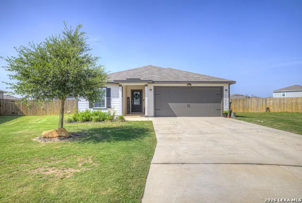 16005 Dickens Blf, Lytle