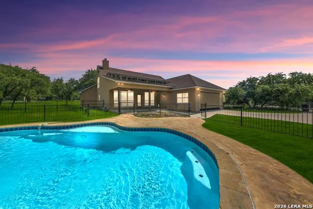 200 Texas Country Dr, New Braunfels
