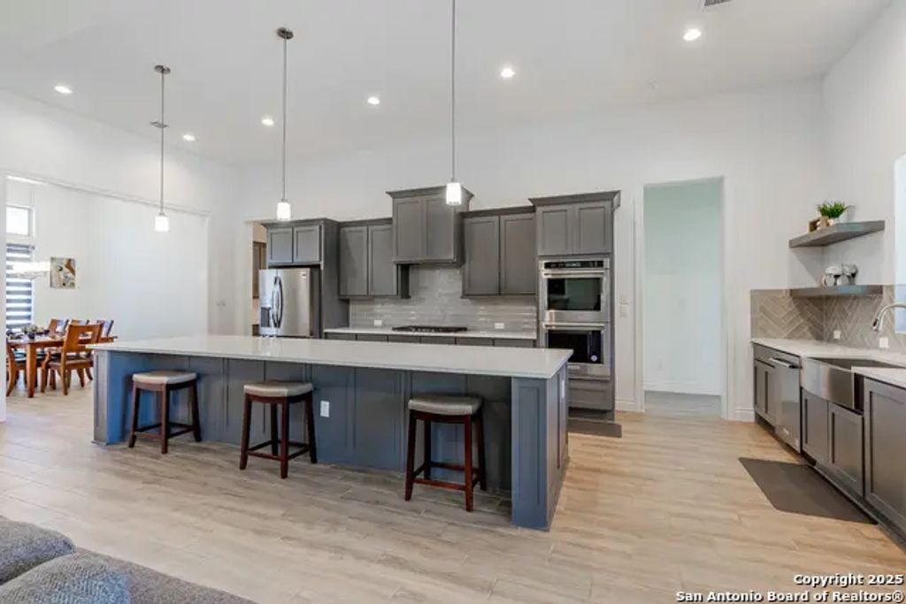 34784 High Gate Rd, Bulverde