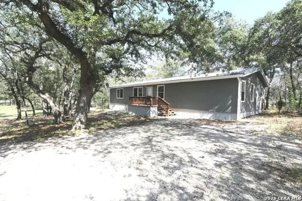 76 & 76 B Post Oak Rd, La Vernia