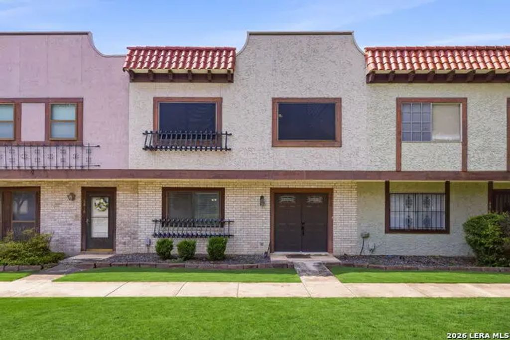6814 Crown Rdg, San Antonio