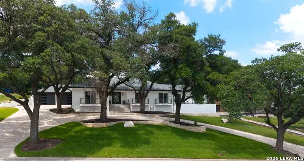 311 E Woodlake Dr, San Antonio