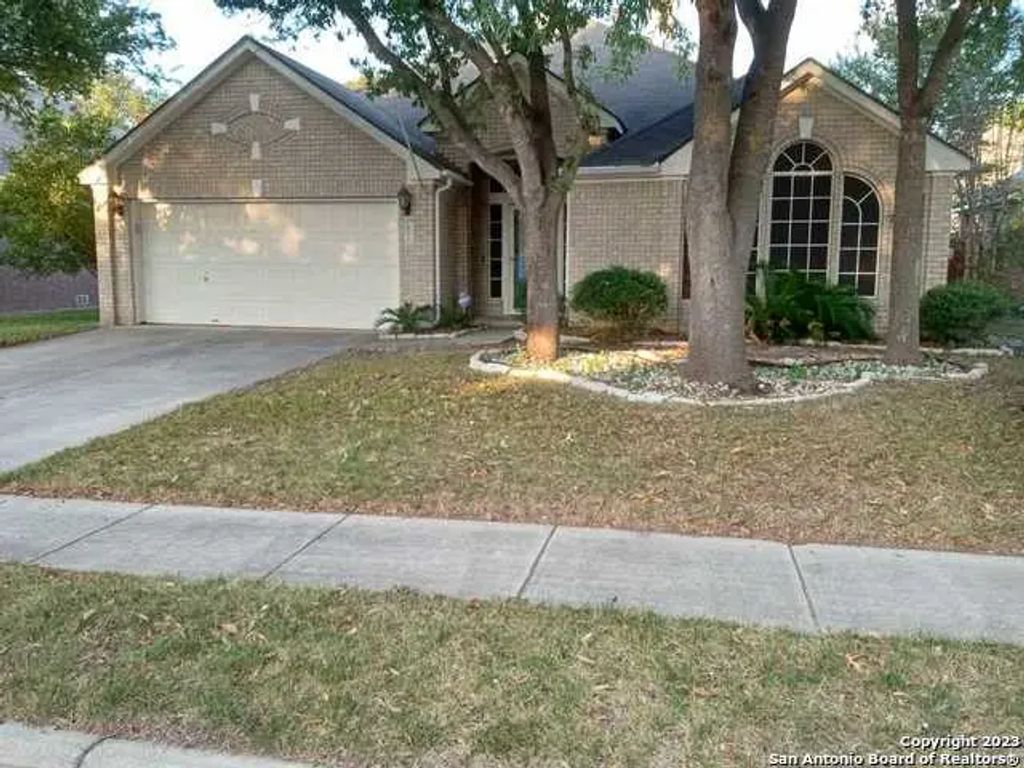 4724 Green Bluff, Schertz
