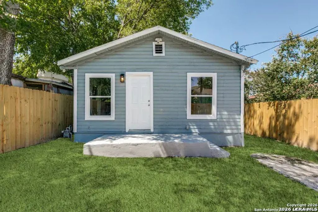 2017 Lyons St, San Antonio
