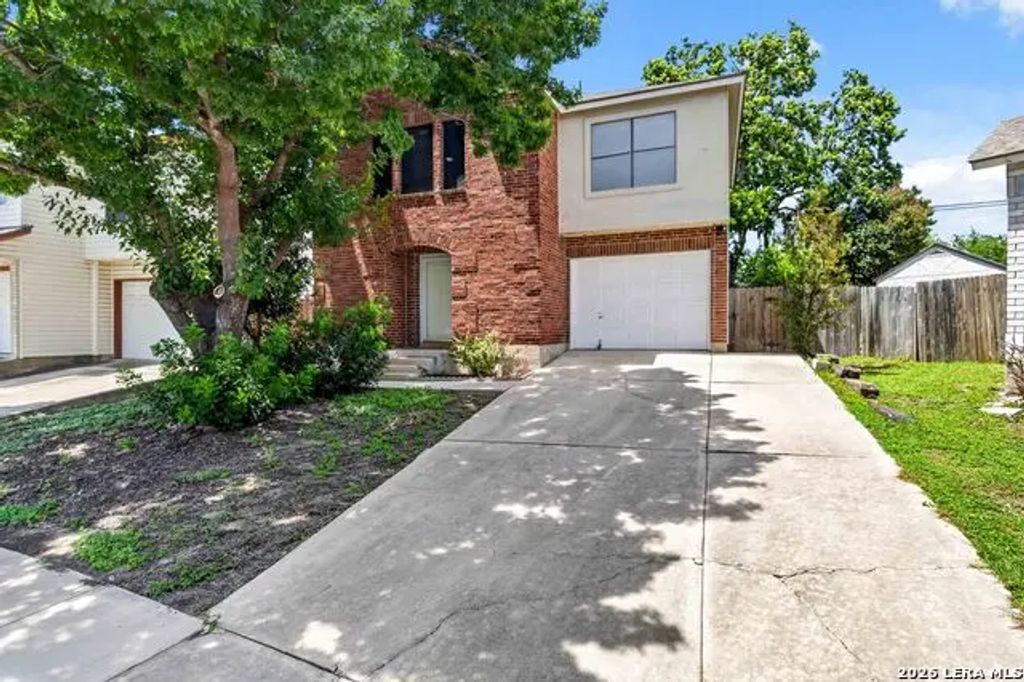 5007 Taylor Kenton, San Antonio