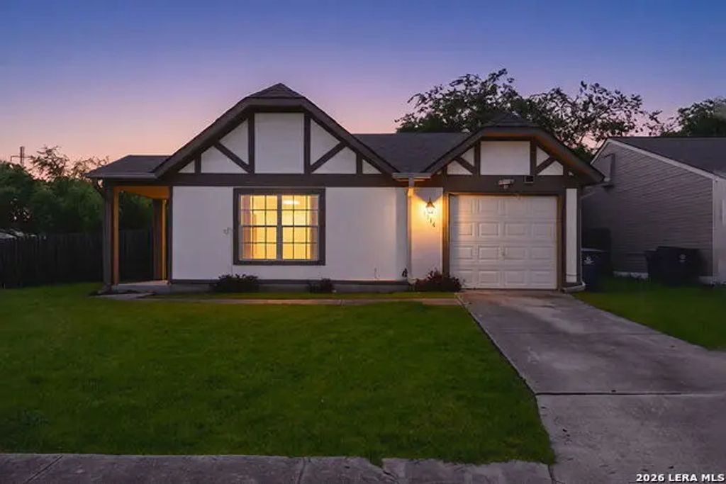 2514 French Sea Dr, Kirby
