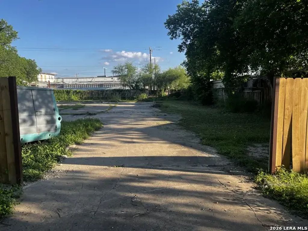 126 Monticello Ct, San Antonio