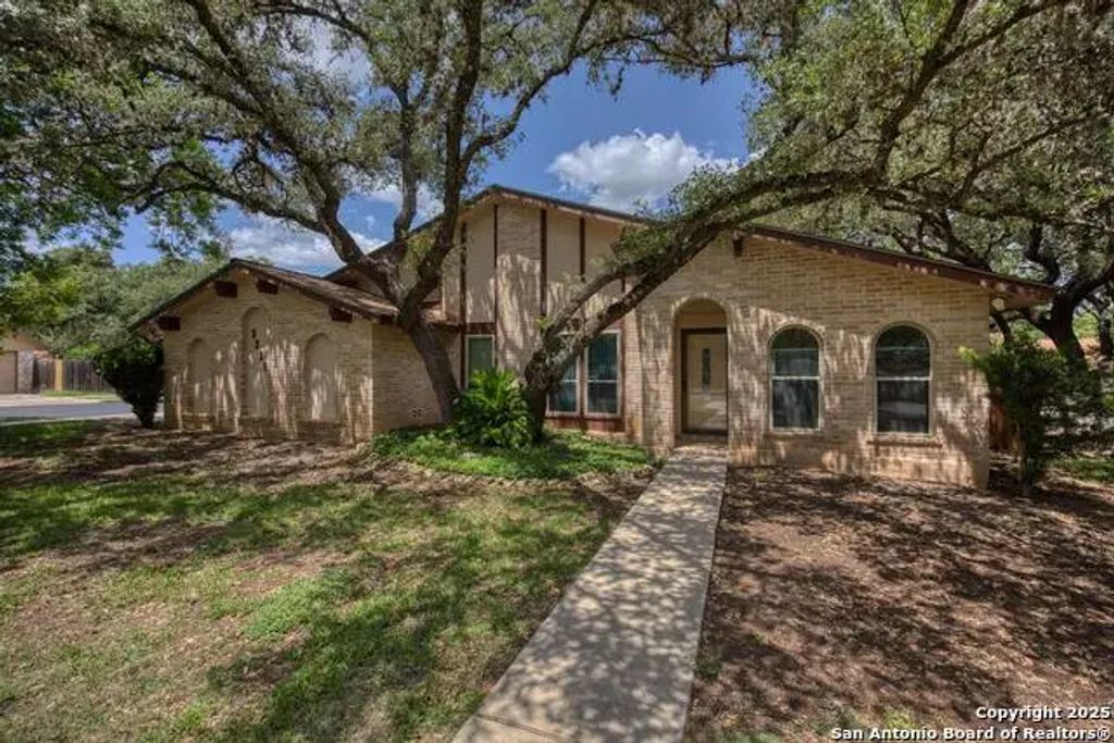 9218 Woodheather, San Antonio