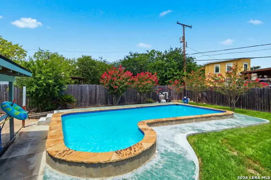 355 Rexford Dr, San Antonio
