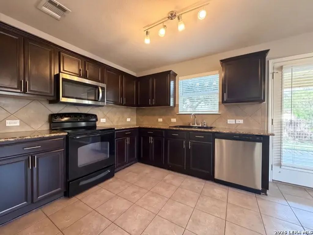 2535 Fayette Dr, New Braunfels