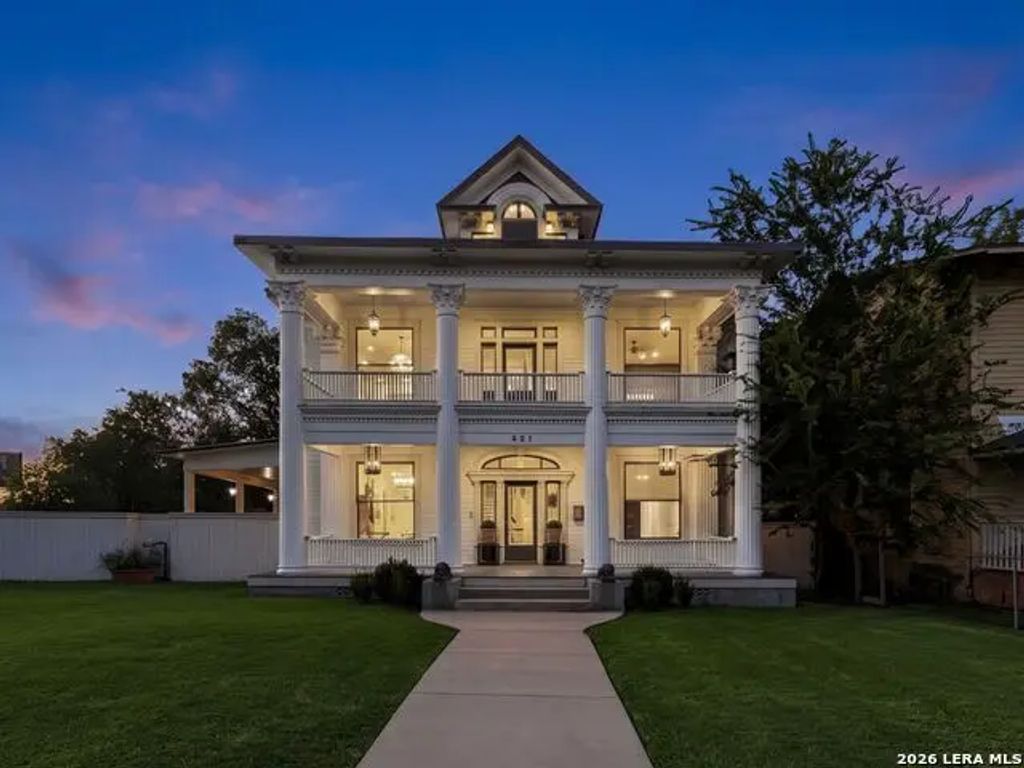 321 E Dewey Place, San Antonio