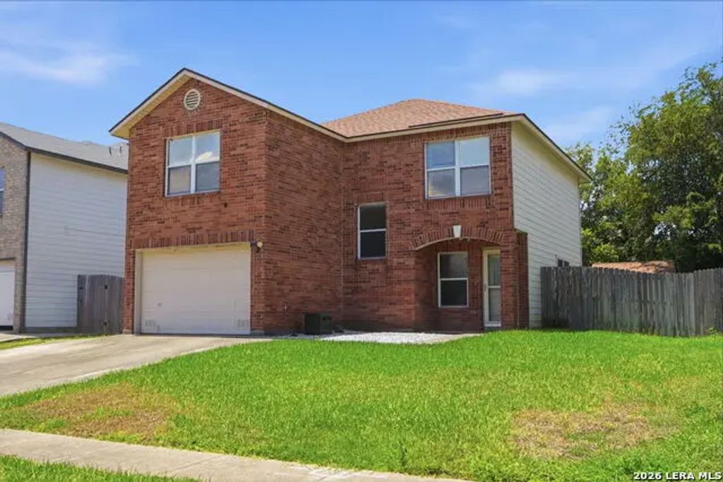 16211 Ike Ln, Selma