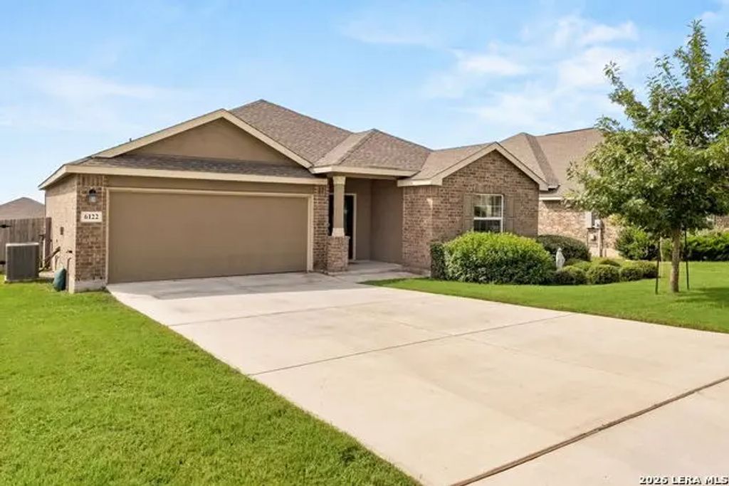 6122 Ballast Trl, New Braunfels