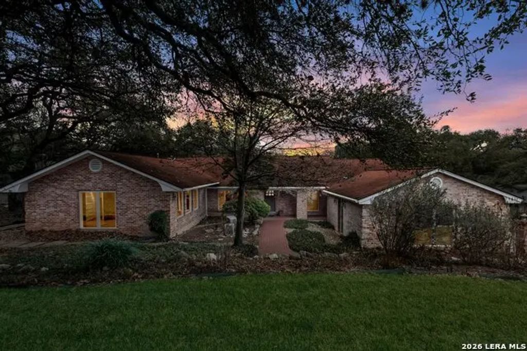340 Mustang Cir, Hollywood Park