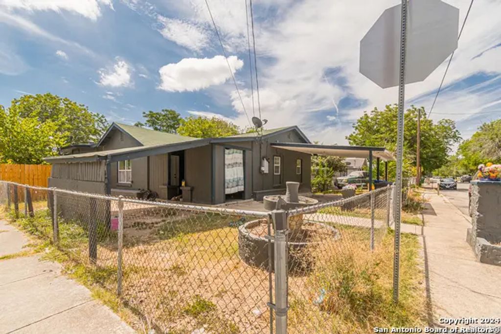 502 S San Manuel St, San Antonio