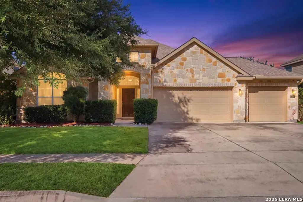 906 Bobby Jones Dr, Cibolo