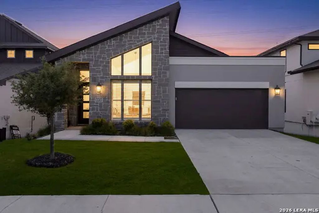 230 Navarro, Boerne