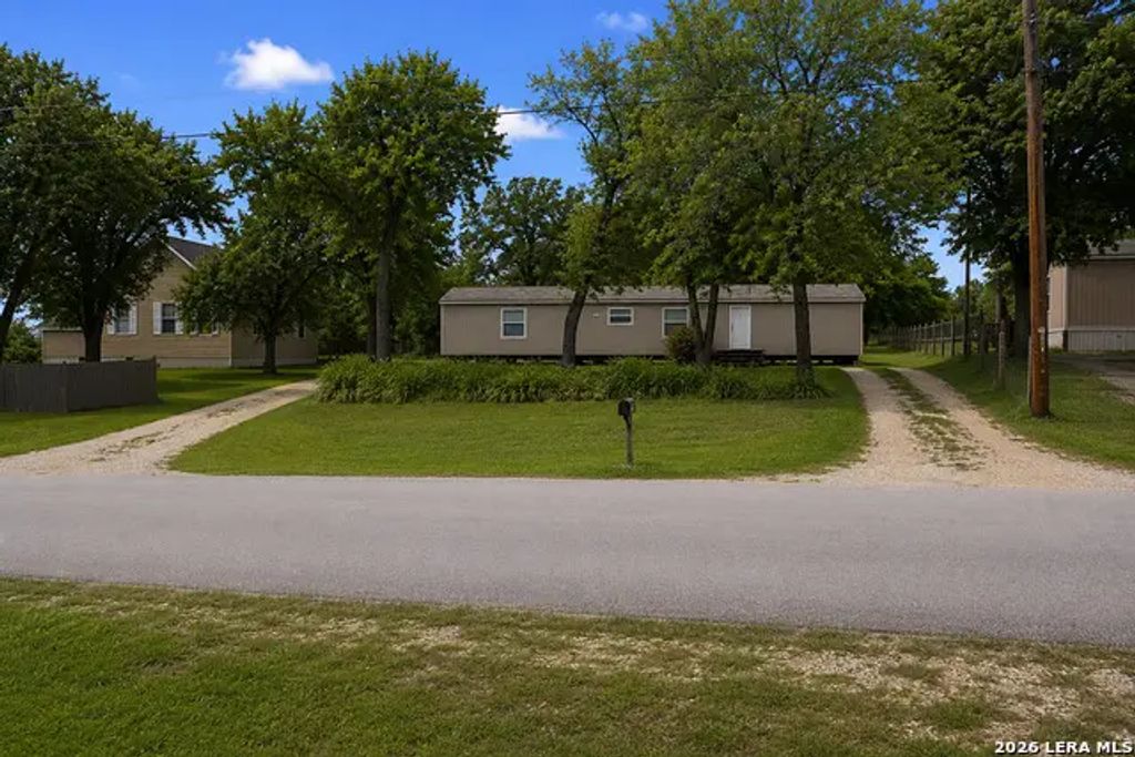 23043 Hilltop Peaks, Elmendorf