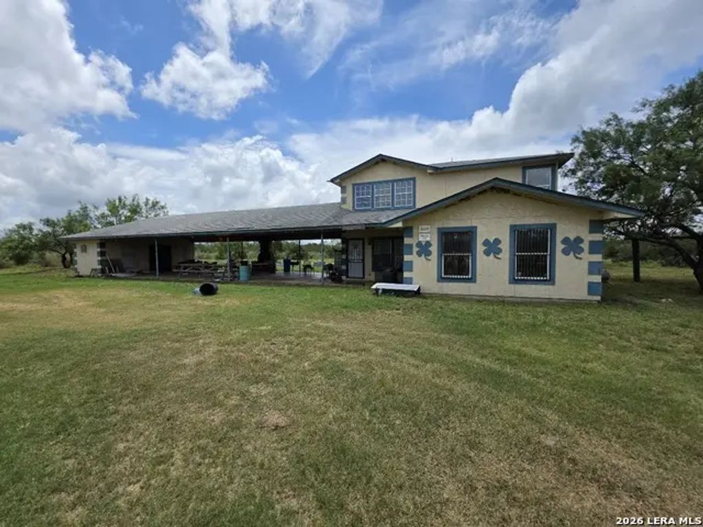 3665 Pvt Rd 5500, Uvalde