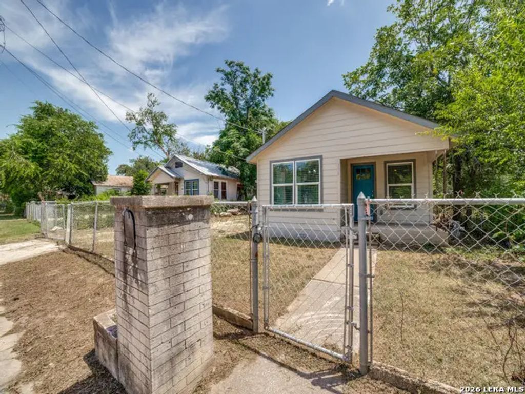 334 Bank St, San Antonio