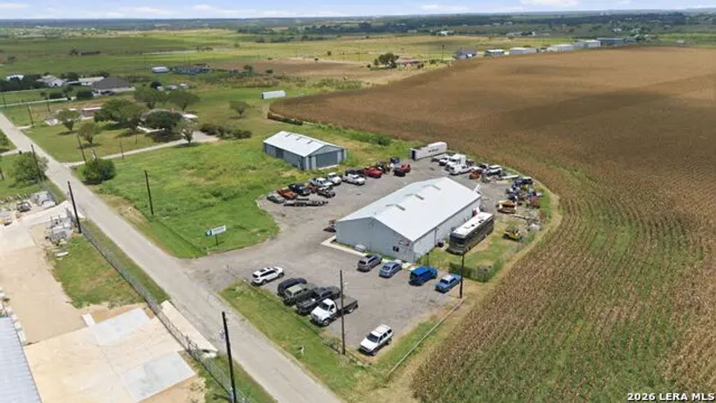381 Partnership Rd, Seguin