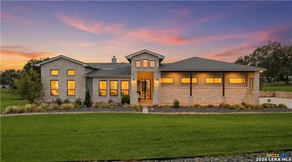 1179 Trotter Ln, New Braunfels
