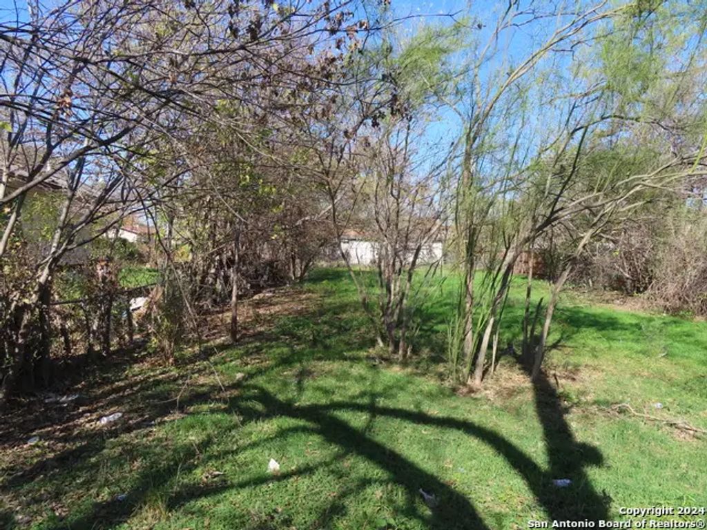 4015 W Salinas, San Antonio
