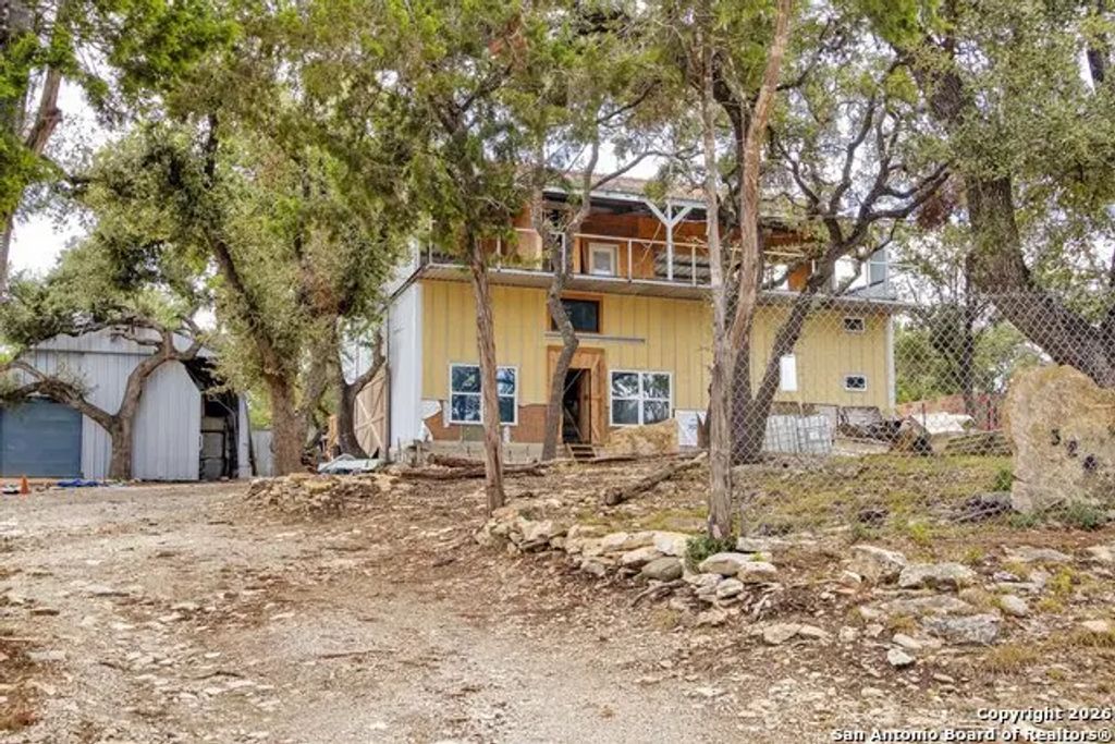 324 Doe Ln, Canyon Lake