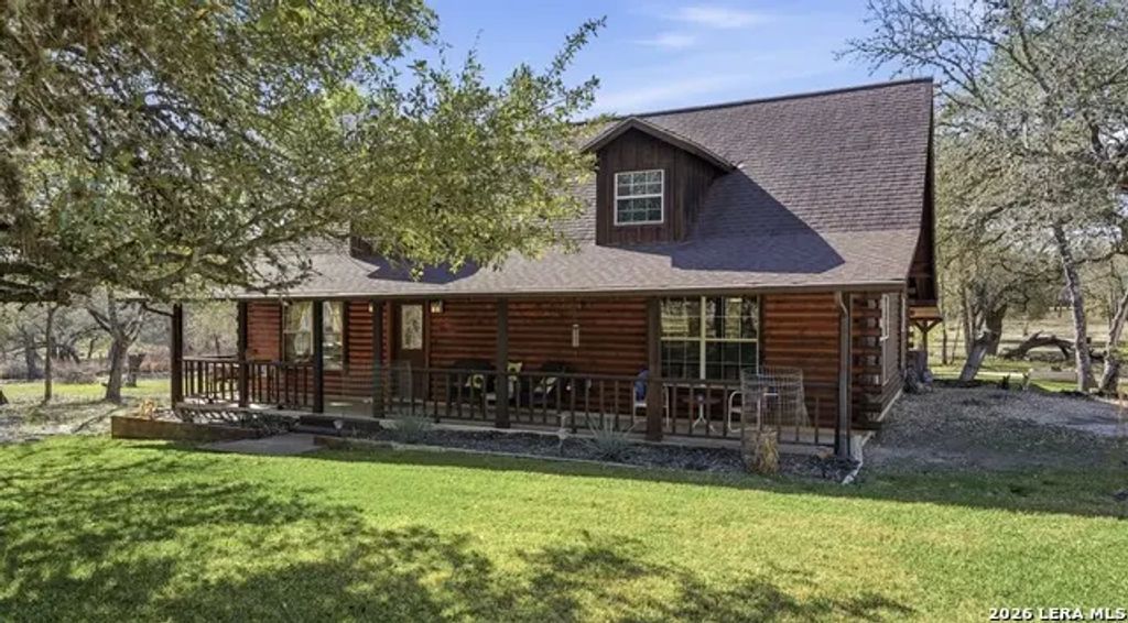 828 Shady Grove Ln, Adkins