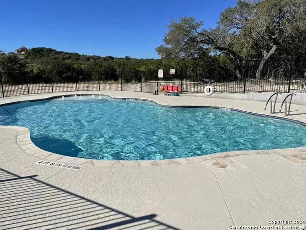 194 Private Road 1714, Mico