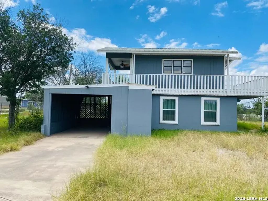 651 Riverside Dr, Eagle Pass