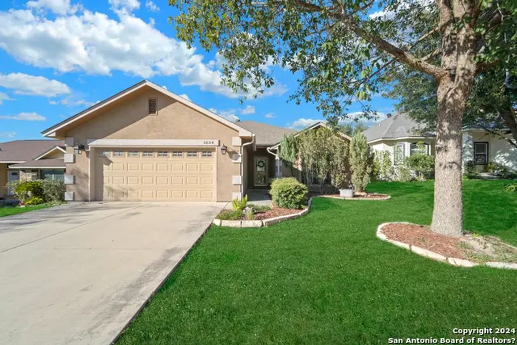 1634 Sunblossom Cir, New Braunfels