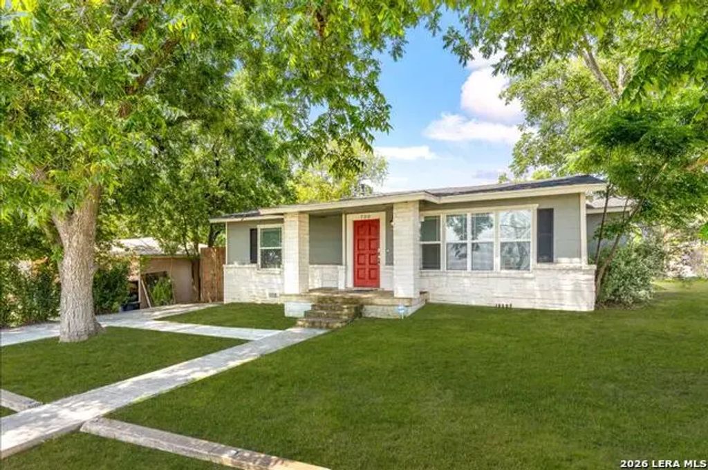 730 S Mesquite Ave, New Braunfels