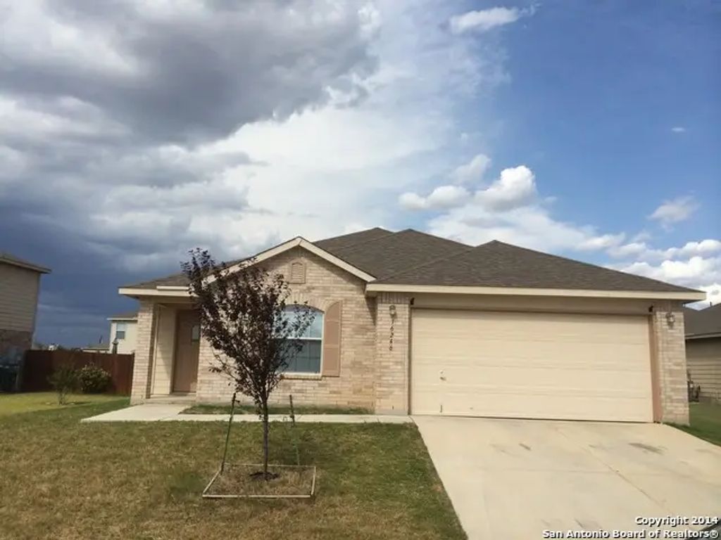 16246 Stallion Ranch, Selma