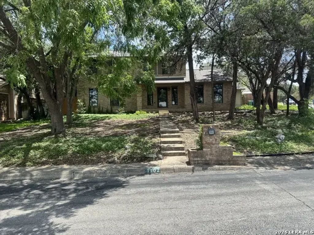 1902 Creek Mountain St, San Antonio