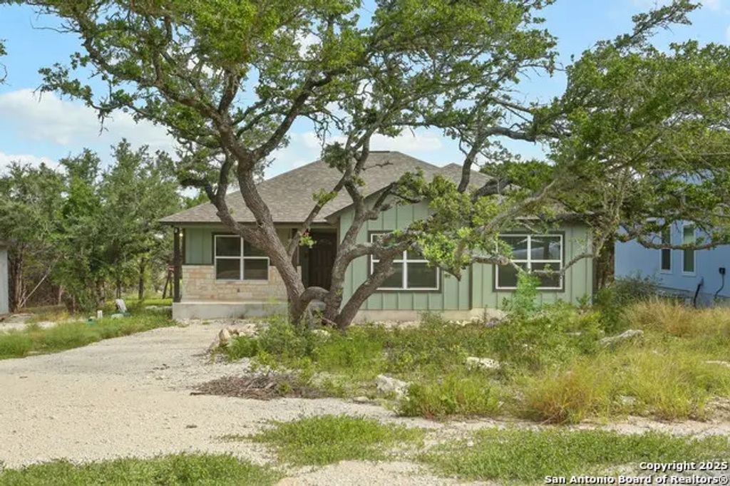 150 Hill Dr, Spring Branch