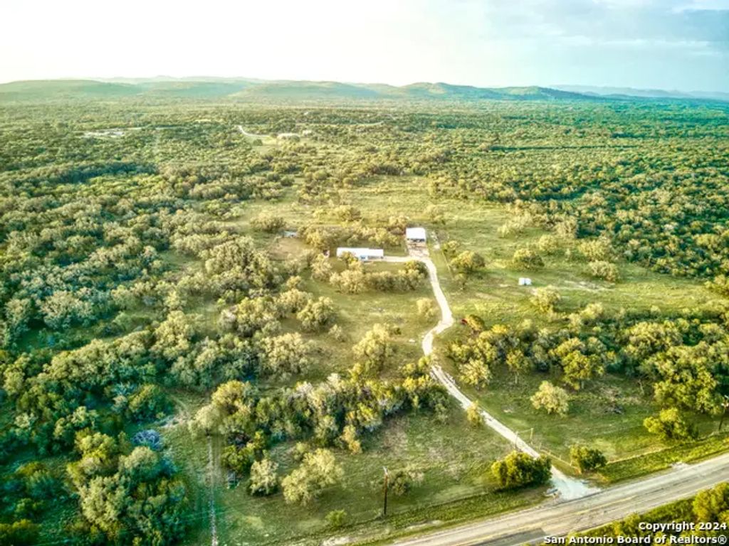 623 Fm 1796, Utopia