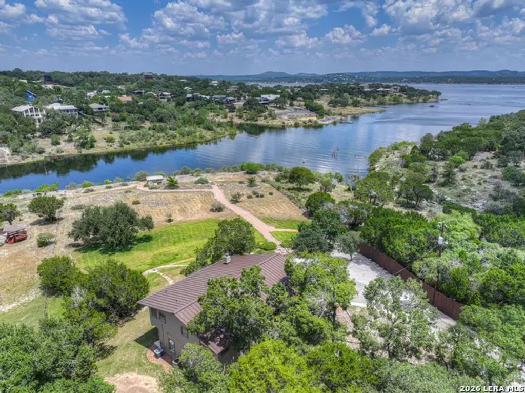 435 Nancy Dr, Canyon Lake
