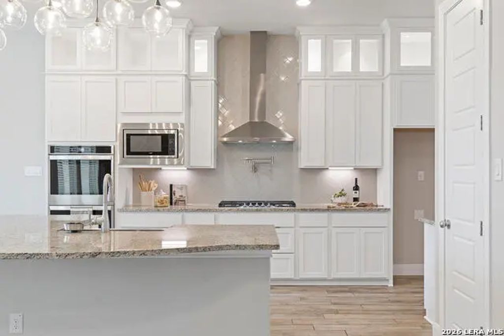 9015 Mendrin Rdg, Fair Oaks Ranch