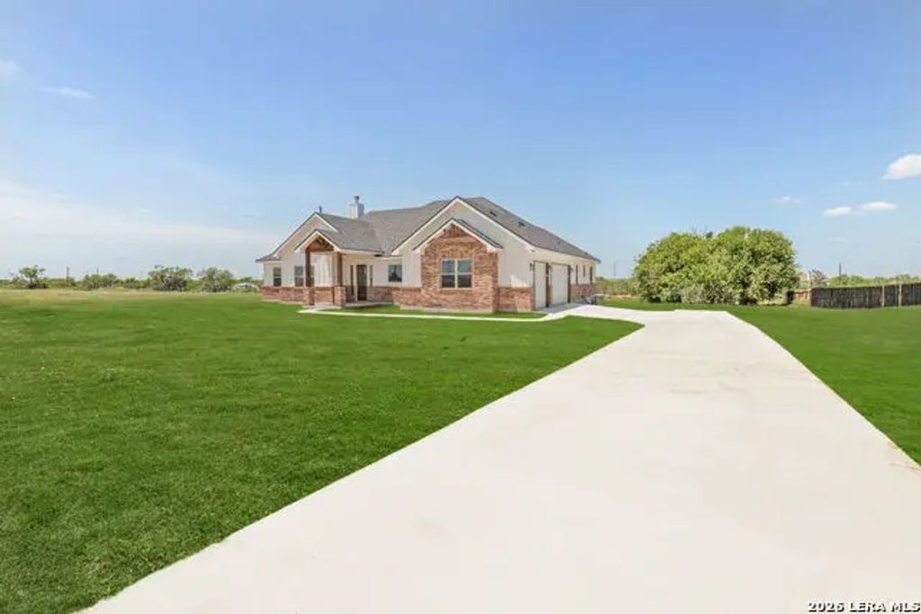 3062 Vista Rdg, Seguin