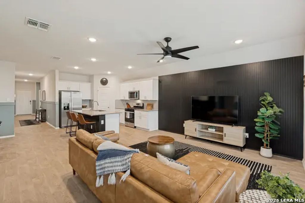 438 Kayden Pt, New Braunfels