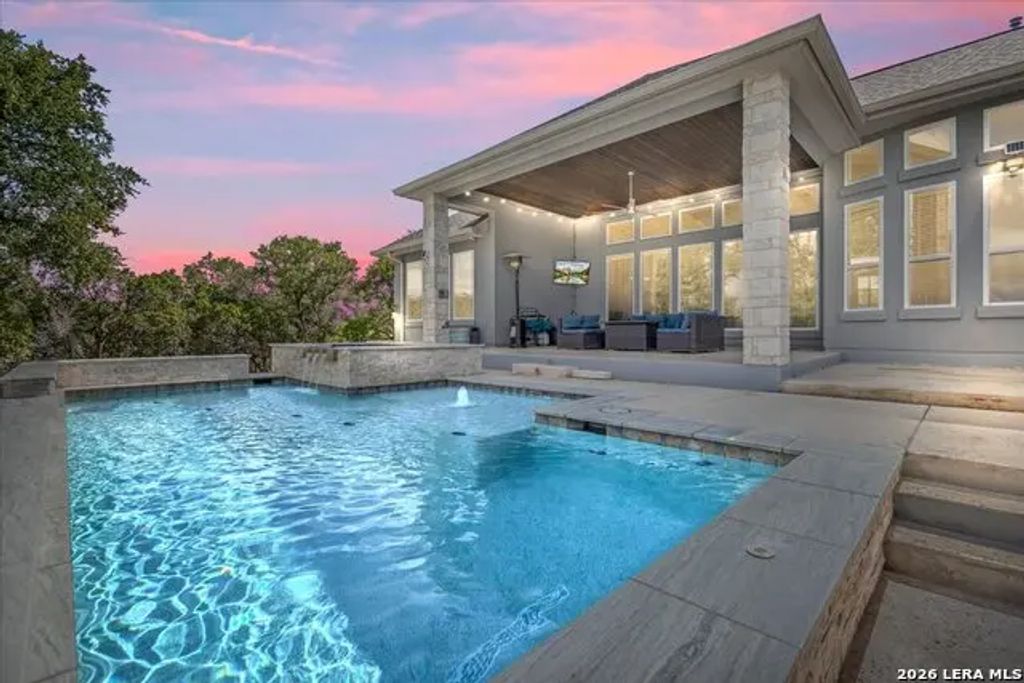 292 Scenic Cyn, New Braunfels
