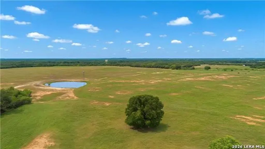 4425 E Us Highway 90, Seguin