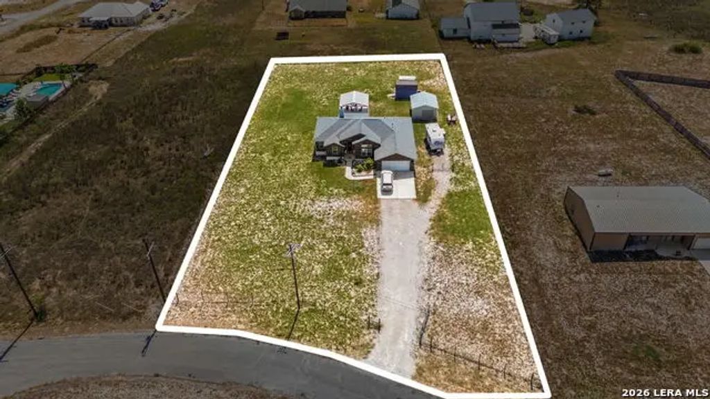 149 Lakeview Cir, La Vernia