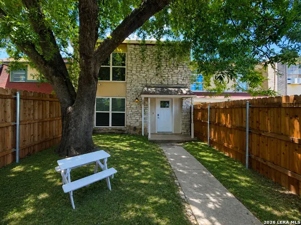 7726 Glen Meadow Drive, San Antonio