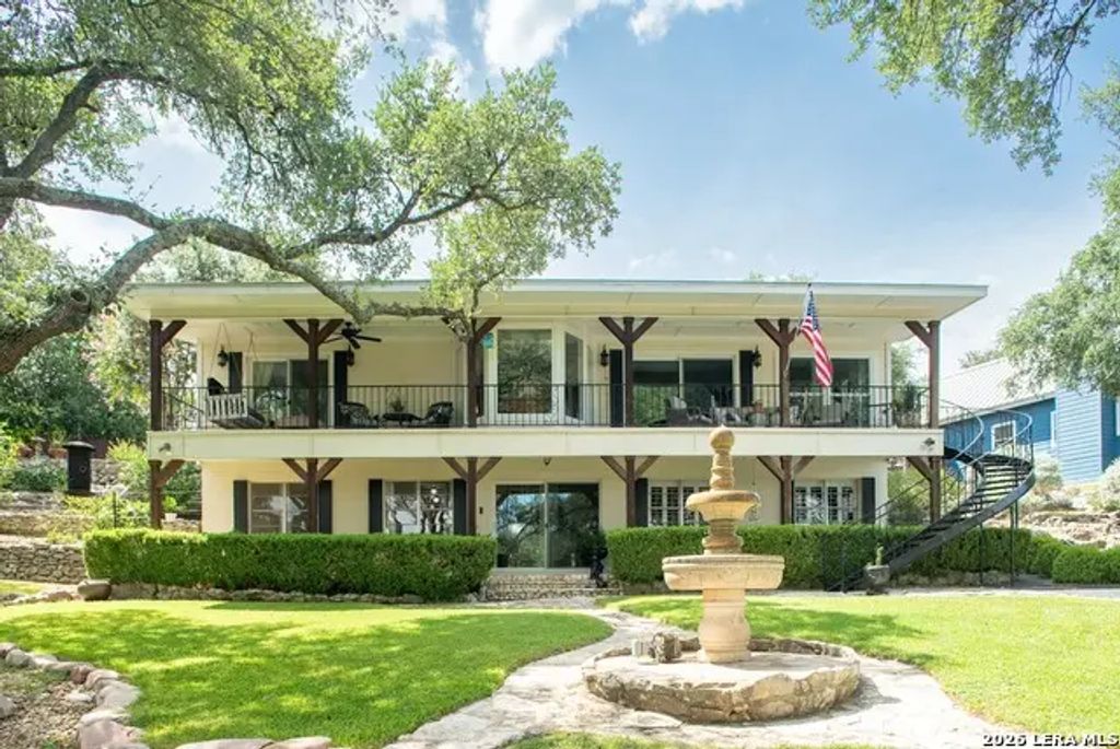 1558 Trail Ridge Dr, Canyon Lake