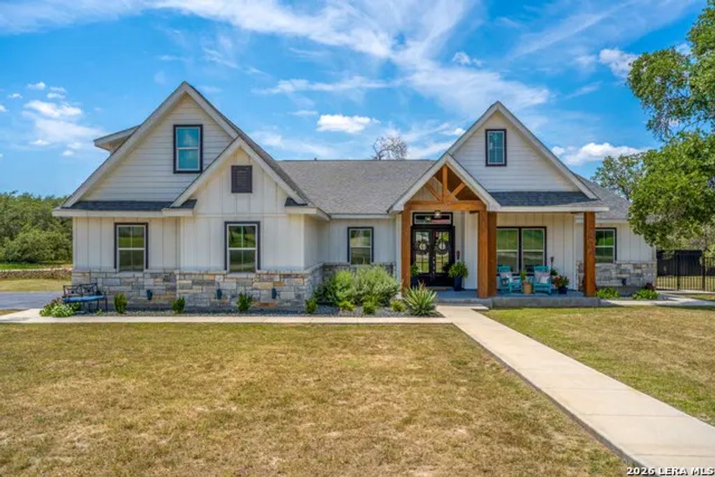 240 Eaglerock, Poteet
